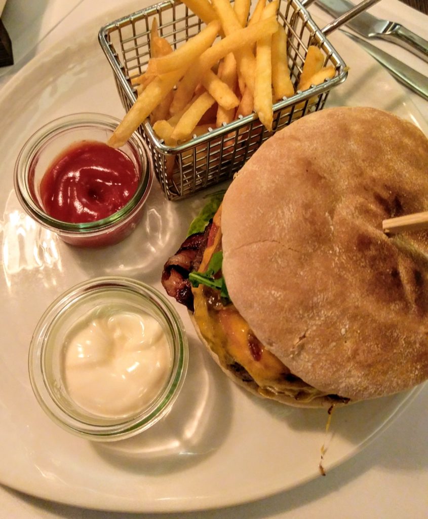 burger at Holiday Inn Berlin